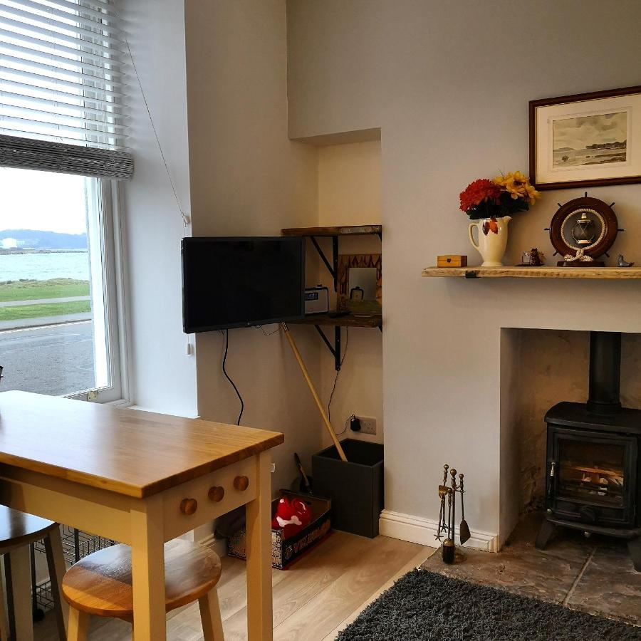 Beside The Bay Apartment Millport Exterior foto