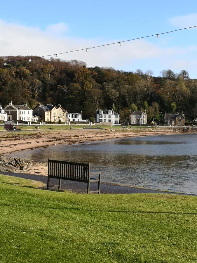 Beside The Bay Apartment Millport Exterior foto